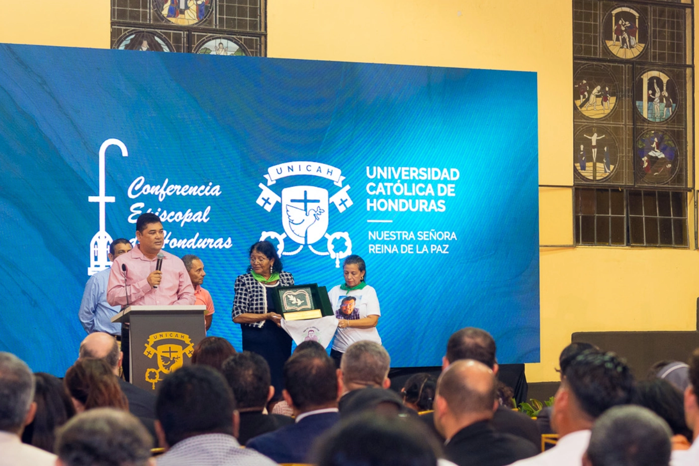 Representantes durante la II Edición del Premio Juan López